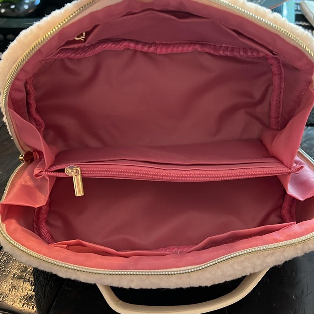Shiseido teddy makeup bag 🖤 - Picture 9 of 9